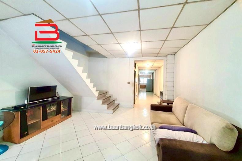 ทาวน์เฮาส์ หมู่บ้าน สุขสบายวิลล่า เนื้อที่ 25 ตรว. ถนนลาดพร้าว แขวงคลองเจ้าคุณสิงห์ เขตวังทองหลาง กรุงเทพมหานคร 6