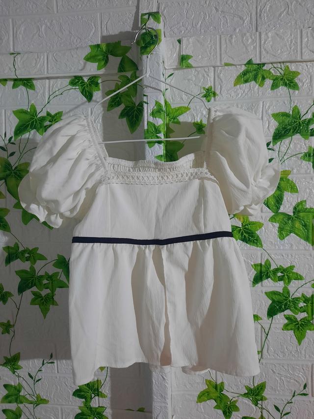 ปล่อยต่อเสื้อผ้ามือสอง