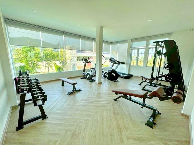 บ้านเดี่ยวชั้นเดียว 2 นอน ใกล้โรบินสัน บ้านฉาง 900 ม.พร้อมแอร์ 2 น้ำ สไตล์ทัสคานี ทำเลบ้านฉาง ติดถนนสุขุมวิท และสิ่งอำนว 7