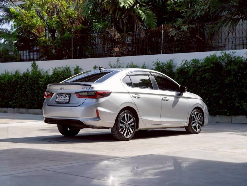 Honda City 1.0 RS ปี 2022 รถสภาพนางฟ้า เจ้าของเดียว ไม่มีประวัติชนไม่ใช่รถน้ำท่วม รูปที่ 3