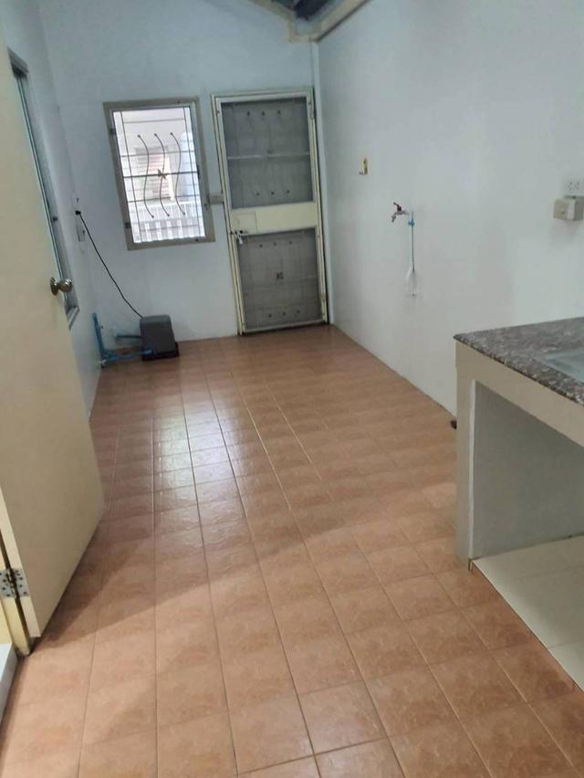 ขายบ้านทาวน์เฮ้าส์มุมด่วน 8