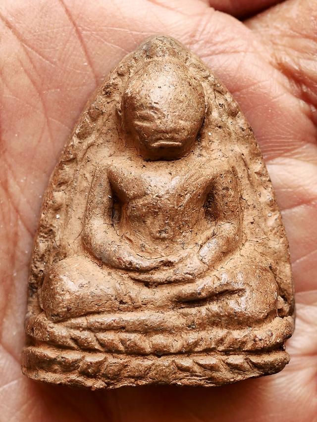 พระหลวงพ่อโต กรุบางกระทิง พิมพ์ปางสมาธิ...เก่าๆ รูปที่ 6