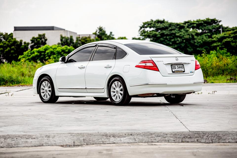 Nissan Teana 200XL สีขาว ปี 2011 ภายในดำ  8