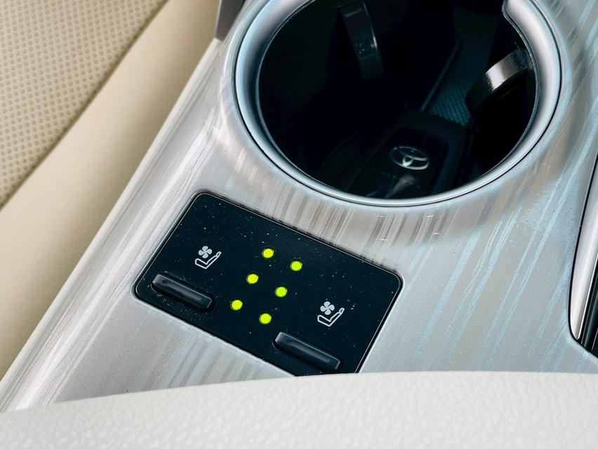 TOYOTA CAMRY HYBRID PREMIUM SUNROOF 2019  13
