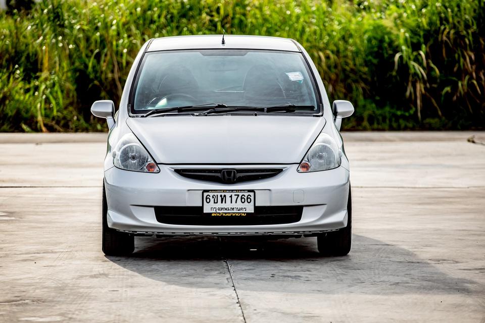 Honda Jazz 1.5S เกียร์ออโต้ ปี 2005 สีเทา