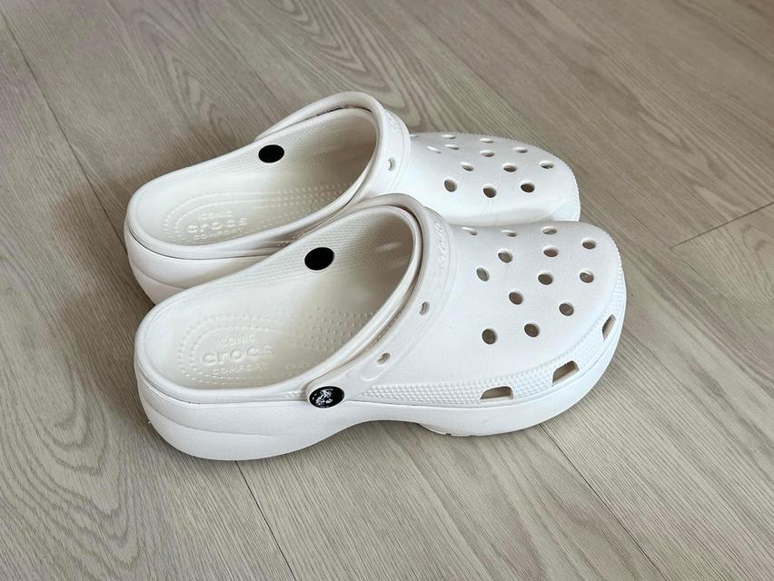 รองเท้าแตะ Crocs