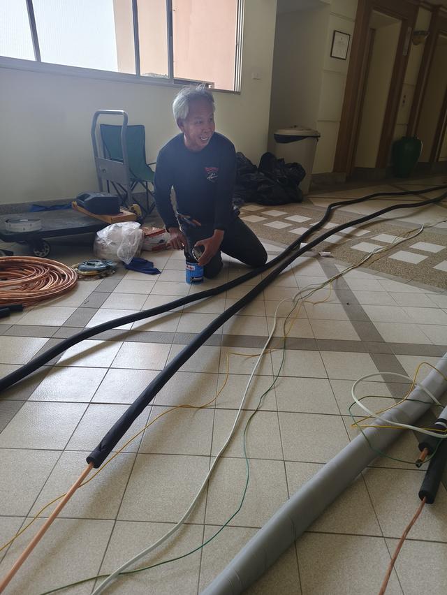 ช่างแอร์ประเวศ เฉลิมพระเกียรติฯ0638895489 ช่่างพสิษฐ์ติดตั้งแอร์ ย้ายแอร์ ล้างแอร์ ซ่อมแอร์บ้าน อออฟฟิต สำนักงาน