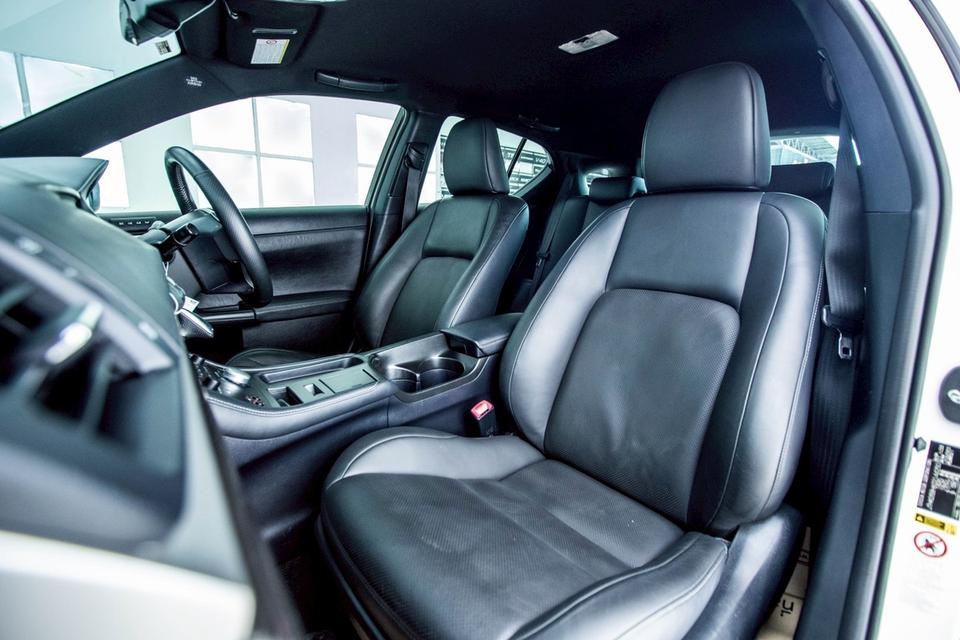 LEXUS CT 200H 1.8 HYBRID 2014  8