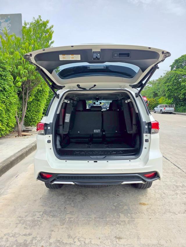 Toyota Fortuner2.8 TRD Sportivo 4WD สีขาว ปี 2019 ไมล์ 71,000 กม. 7
