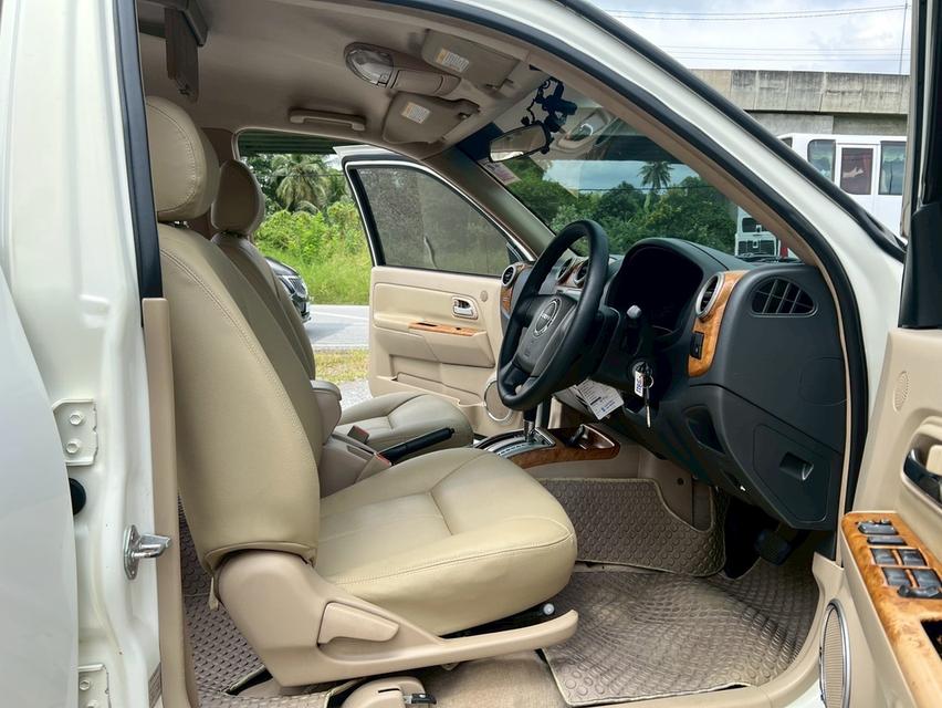 ISUZU MU-7 3.0 PRIMO ปี 2010 มือเดียวป้ายแดง ระบุในเล่ม เดิมๆทั้งคัน น็อตไม่มีขยับสักตัว