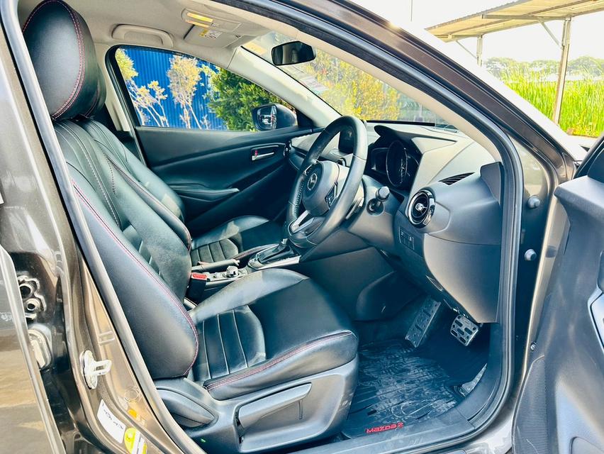 รถบ้านเข้าใหม่ สวย เดิม เข้าศูนย์ตลอด วารันตีหลังการขาย #MAZDA 2 Skyactiv 1.3 High Connect ปี2017จด2018 สีน้ำตาลเข้ม เกีรย์ออโต้ เครื่องเบนซิน ราคา รูปที่ 8