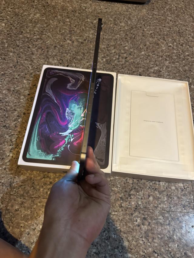 ขายๆๆๆถูกๆๆiPadPro11นิ้วสีSpace Gray 256กิ๊กWifi Celluer ใส่ซิมได้มีกล่องอีมี่ตรงสูนTrueสภาพสวยๆเครื่องใช้งานดีทุกๆฟังชั่นเครื่องรีสโตได้ตลอดไม่มีติดไ 6