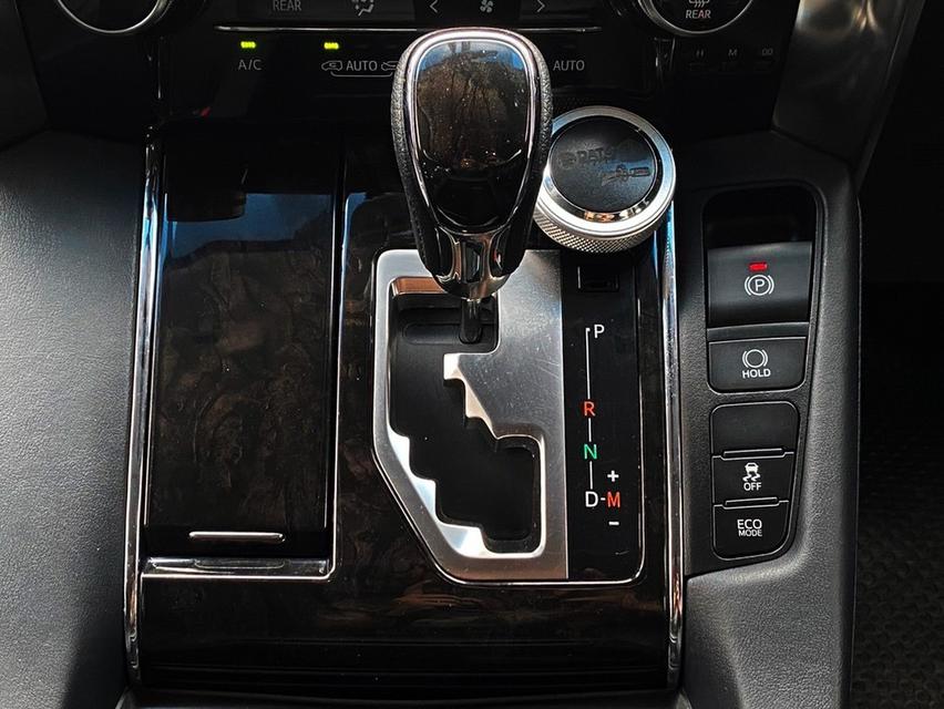 Toyota Alphard 2.5 SC Package ปี 2015 เลขไมล์ 85,xxx km. 10