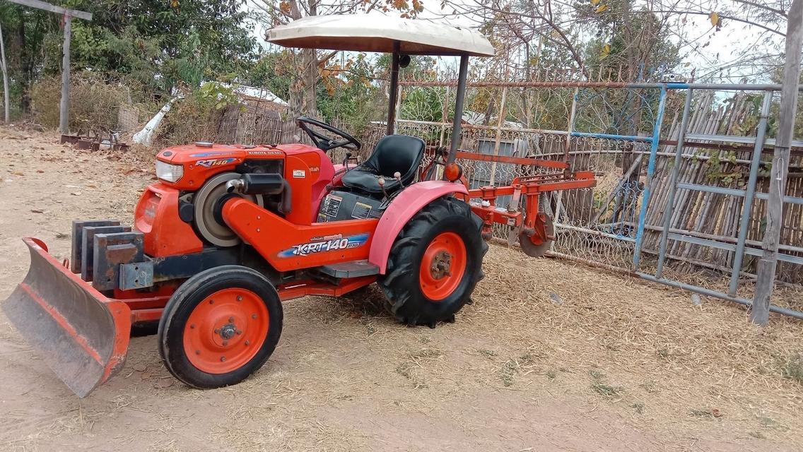 รถไถ Kubota KRT140 มือสอง 3