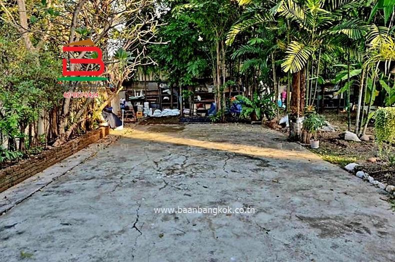 ที่ดินเปล่าในหมู่บ้านผกามาศ (St. Andrews International School ) เนื้อที่ 89.7 ตรว. แขวงสวนหลวง เขตสวนหลวง 6