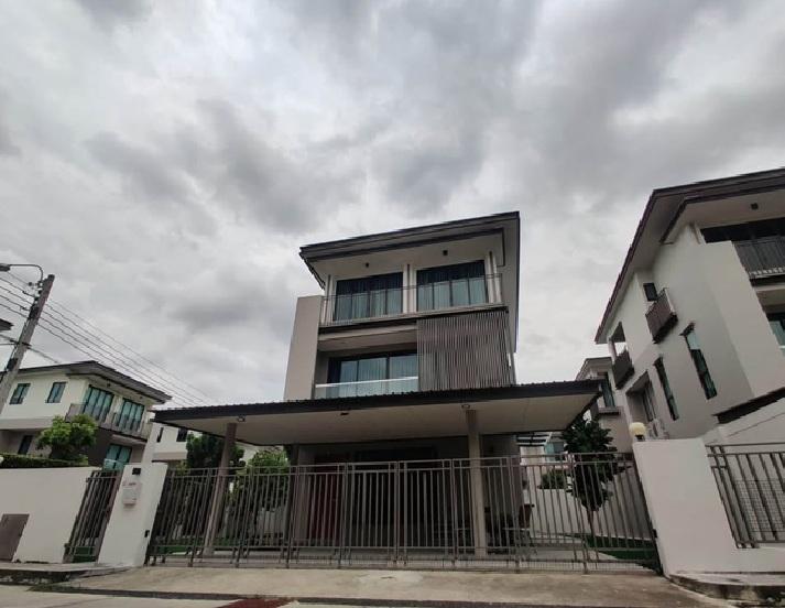 For Rent ให้เช่า บ้านเดี่ยว 3 ชั้น หมู่บ้าน เอคิว อาร์เบอร์ สวนหลวง ร.9 – พัฒนาการ ซอยเฉลิมพระเกียรติ ร9 ซอย 48  1