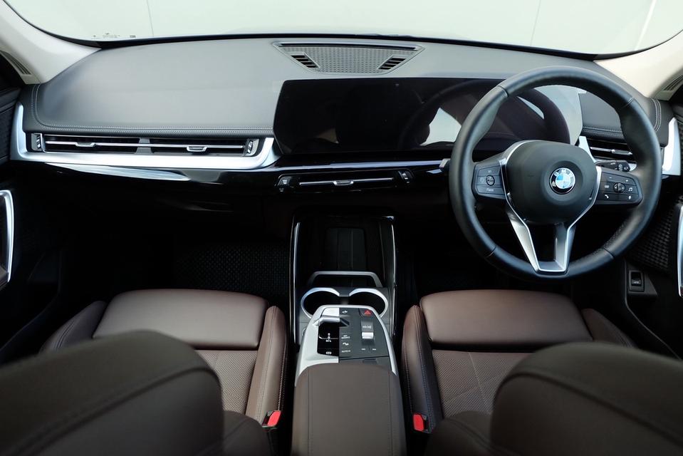 BMW X1 sDrive 18i x Line ปี 2023 แท้ไมล์ 17,xxx km. มือเดียว รถสวยมาก รูปที่ 7