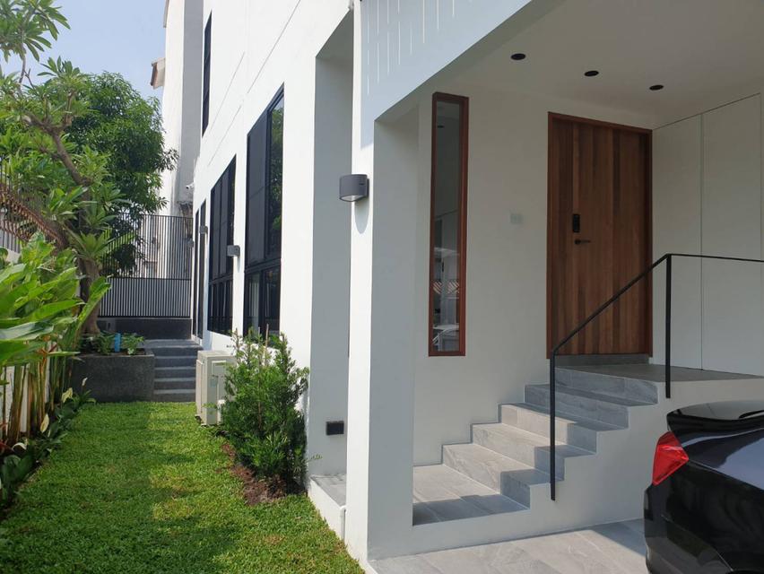 ขาย ทาวน์โฮม 3 ชั้น บ้านกลางเมือง พระราม 9-ลาดพร้าว 150 ตรม 32 ตรว หลังมุม แต่งสวย ติดเลียบทางด่วนเอกมัย รามอินทรา สุดยอ 2