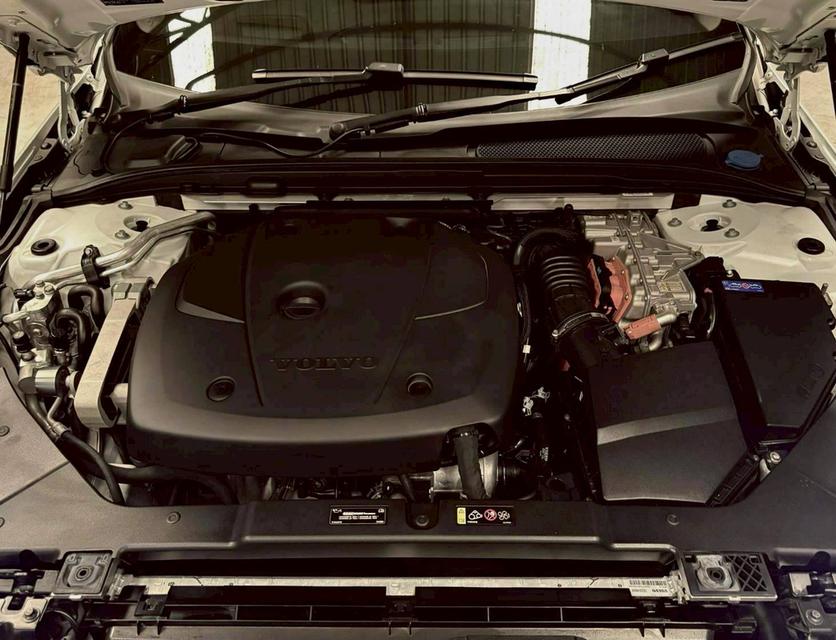 Volvo V60 T8 Inscription 4WD Wagon ปี 2020 17