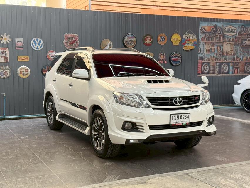 TOYOTA FORTUNER 3.0 TRD Sportivo 4WD ปี2014 รถสายลุย ออพชั่นจัดเต็ม พร้อมใช้งาน