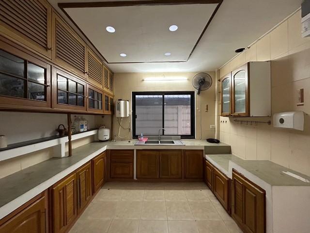 ให้เช่าโฮมออฟฟิศ 2 ชั้น 100 ตร.ว. ย่านรัชโยธิน เสนานิคม สไตล์ คาเฟ่ ใกล้ BTS เสนานิคม 5