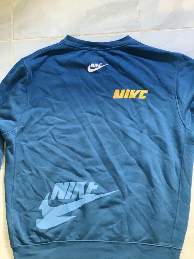เสื้อเเขนยาว