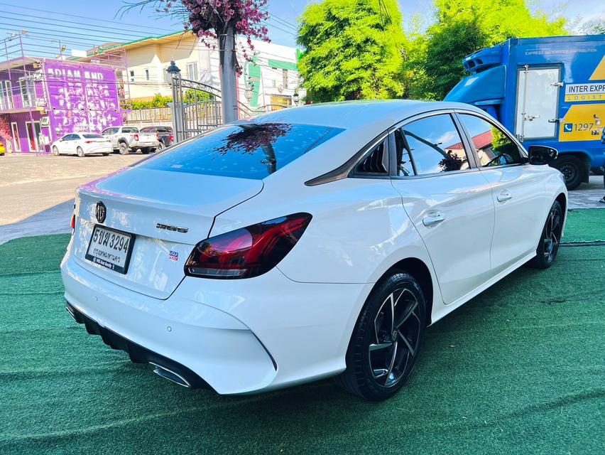 ~MG 5 1.5 D PLUS AUTO ปี 2024 ~รถเก๋งดีไซน์สปอร์ต โฉบเฉี่ยวทันสมัย ~รถสวย มือเดียวป้ายแดง ~ไมล์น้อย วิ่งเพียง 19,xxx กม. ~รุ่น D PLUS เกียร์ รูปที่ 17