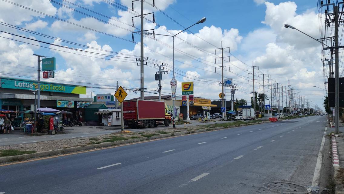 ที่ดินติดถนนใหญ่ แปลงมุม 1 ไร่ ตรงข้ามห้าง โกลบอลเฮ้าส์ ไทรน้อย  2