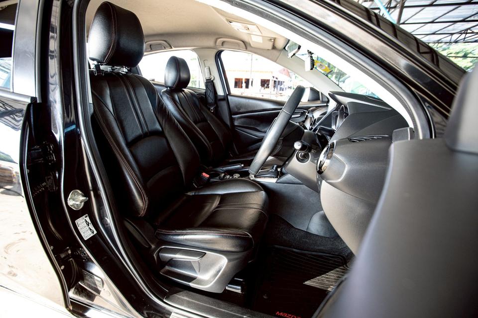 Mazda2 1.3 HighConnect Sport ปี 2017 สีดำ 13