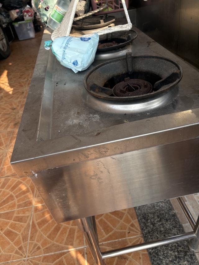 เตาแก๊สสแตนเลสสามหัวสแตนเลสชั้นดีระดับโรงแรมห้าดาวมือสองค่ะ