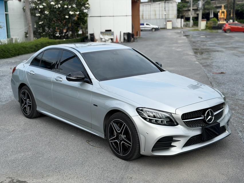 Mercedes Benz C300e AMG Sportปี 2020 ไมล์ 45,xxx kmราคา 899,000 บาท รูปย่อยที่ 3