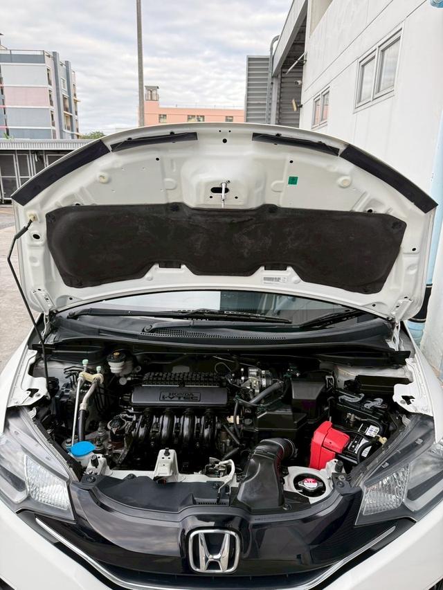 HONDA JAZZ 1.5V+ i-VTEC 2016 สีขาว 18