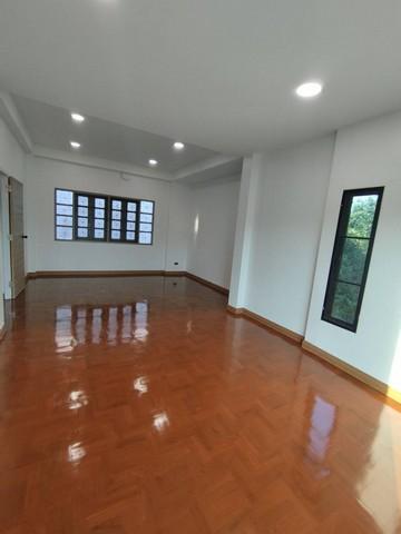 บ้านเดี่ยว 2 ชั้น หมู่บ้าน สินทรัพย์นคร พุทธมณฑลสาย 2 เขตบางแค กรุงเทพฯ รีโนเวทใหม่ทั้งหลัง ดีไซน์โมเดิร์น 16