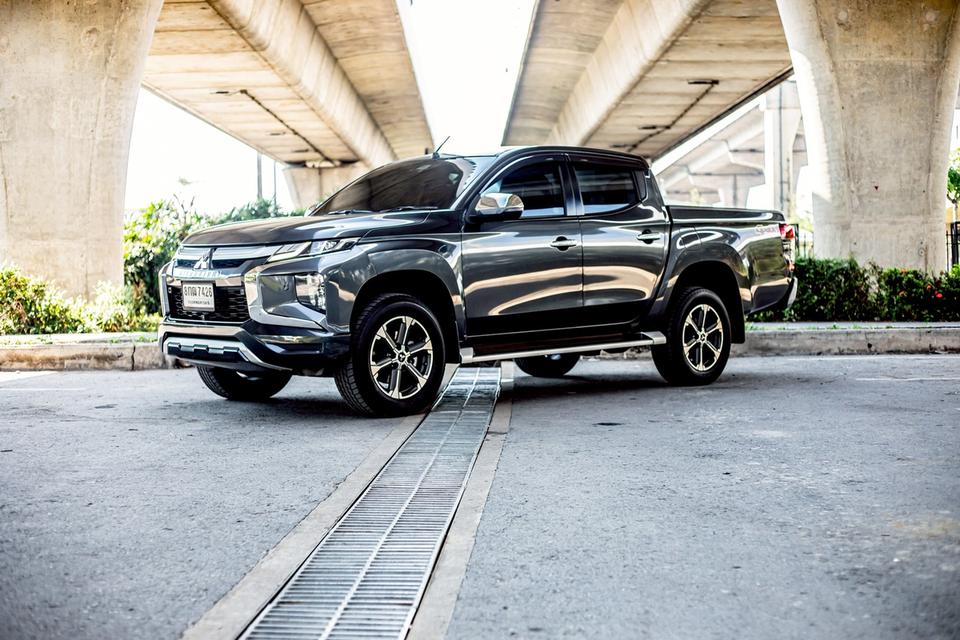 Mitsubishi Triton 2.4 GT PREMIUM Plus 4x4 Double cab ปี 2019 เกียร์ออโต้ สีเทา มือเดียวป้ายแดง 9