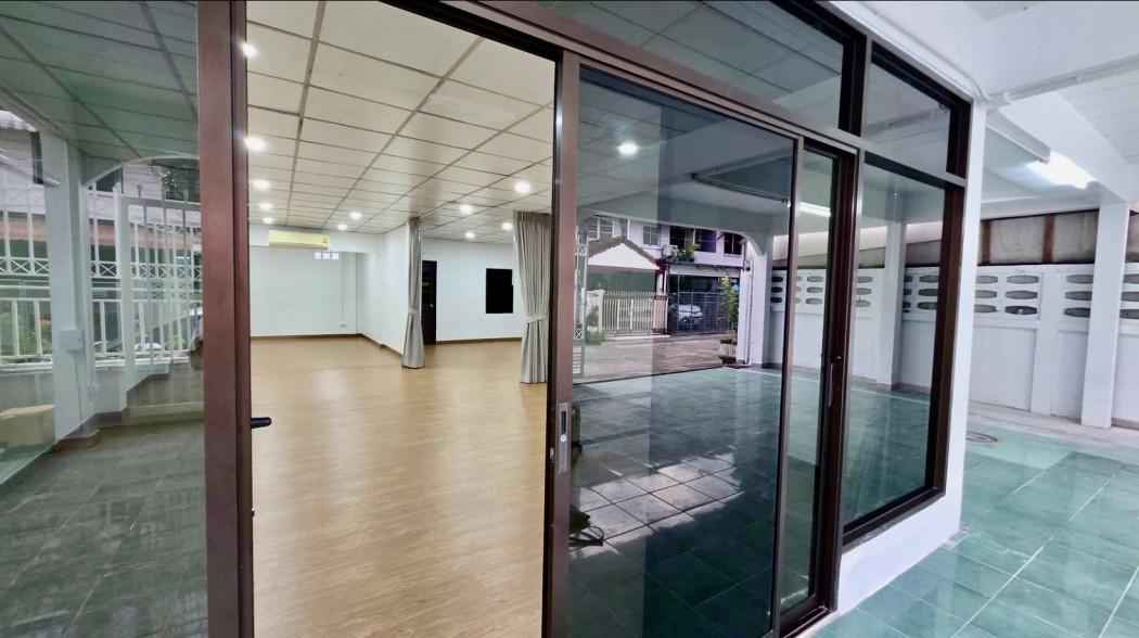 ให้เช่า บ้านเดี่ยว 2 ชั้น หมู่บ้านระเบียงทอง 4 - 50 ตร.ว. ซอยนาคนิวาส 44 ใกล้เดอะคริสตัลพาร์ค เอกมัย–รามอินทรา 2