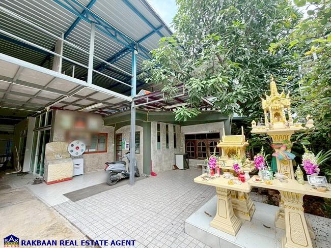 ขายโฮมออฟฟิศ พร้อมโกดังเก็บสินค้า ตกแต่งไว้ดีใช้งานได้ทันที 137 ตร.ว. ทำเล ซอยจุลินท์จัดสรร 4 บางบัวทอง นนทบุรี 1