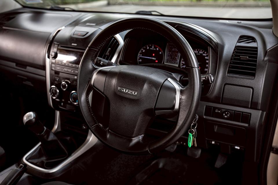 Isuzu D-Max Hi-Lander Cab 2.5 VGS Z ท๊อปปี 2012 เกียร์ธรรมดา สีทอง 13