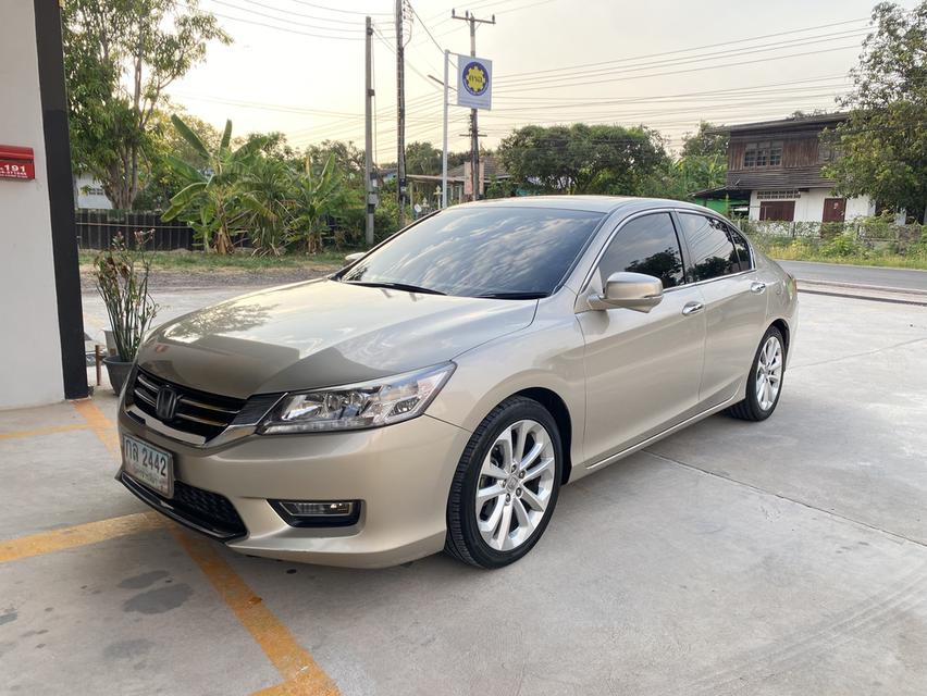 รถเก๋ง HondaAccord ปี 2013