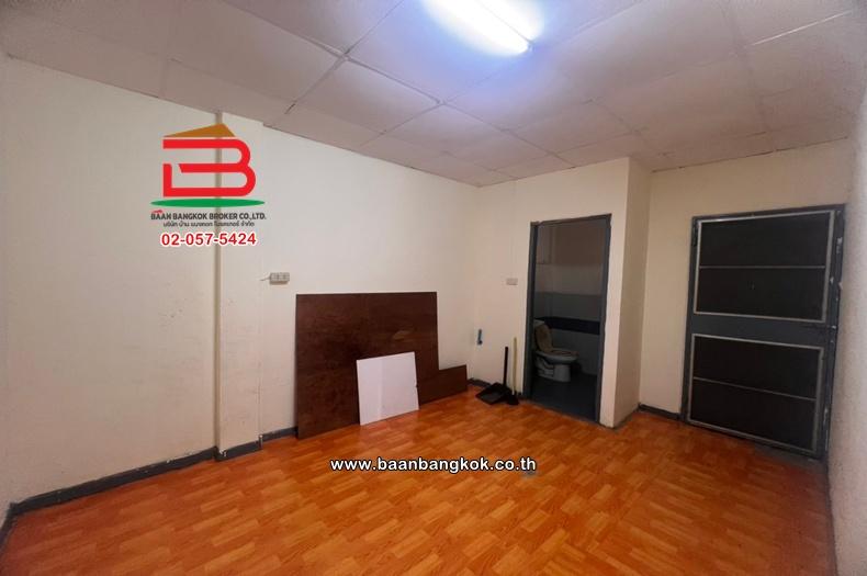 อาคารพาณิชย์ เนื้อที่ 16 ตร.ว. หมู่บ้าน เค.ซี.1 (ซอยหทัยราษฏร์ 39) ถนนหทัยราษฎร์ แขวงสามวาตะวันตก เขตคลองสามวา 15