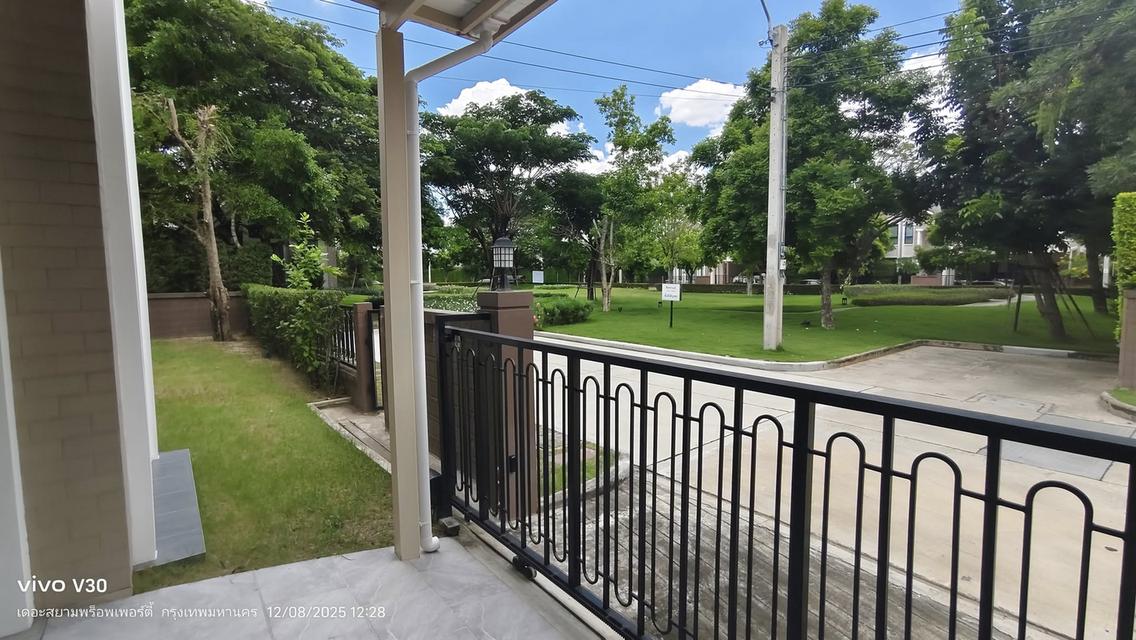 บ้านให้เช่า ลัดดารมย์ วงแหวน-รามอินทราโครงการ 1 หลังมุม 85,000 / เดือน ขาย 15ล้าน 90 ตรว. 4นอน5น้ำ 4ที่จอดรถ 8