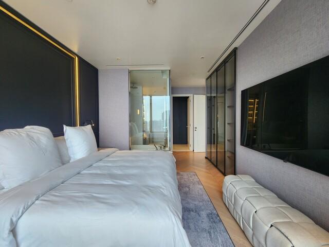 Five-Star Lifestyle by the River - 2BR at Four Seasons near BTS Saphan Taksin