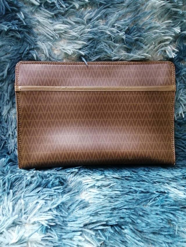 กระเป๋าคัท Valentino