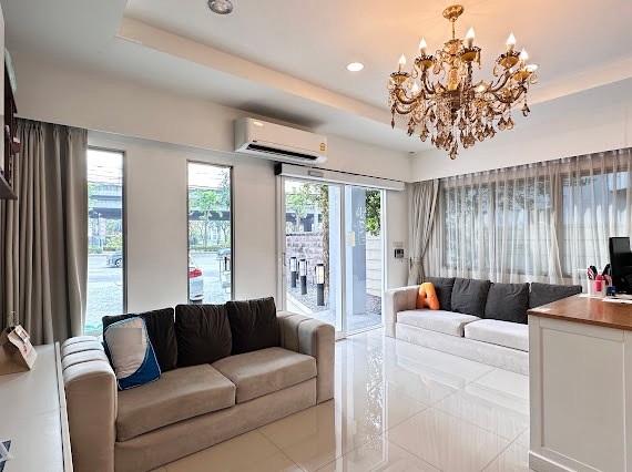 ขายบ้านสวย ติดถนนเลียบด่วนรามอินทรา ใกล้ central eastville ถนนประดิษฐ์มนูธรรม วังทองหลาง กทม. 5