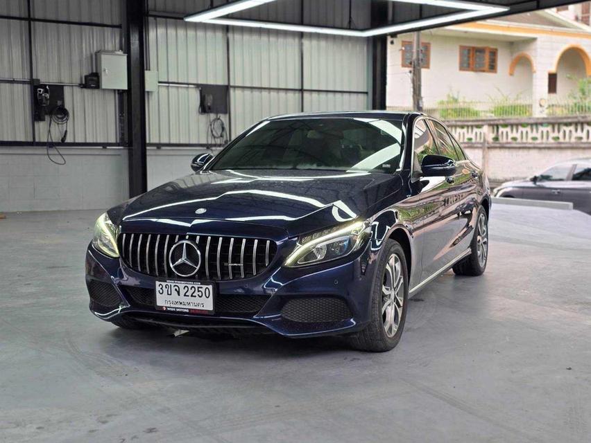 (แจ้งรหัสรถ WMT2250) BENZ C350e Avantgarde ปี 2017