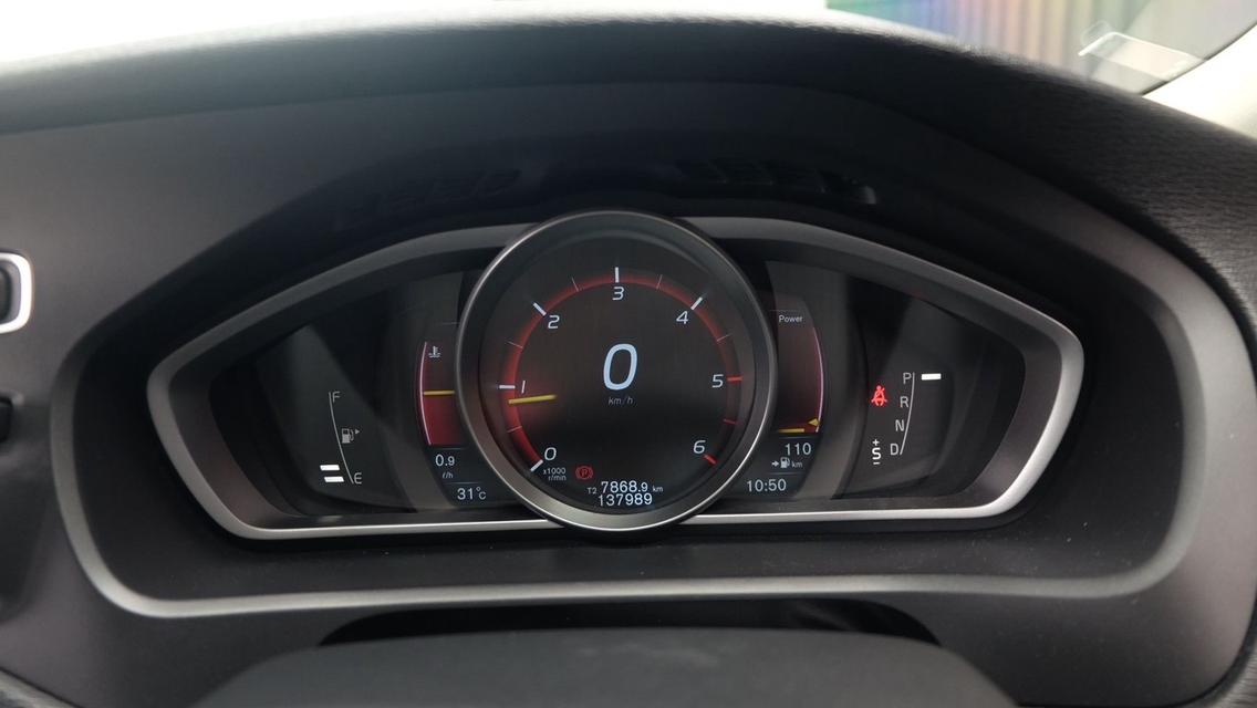 (แจ้งรหัสรถ KN207) VOLVO V40 D4 ดีเซล 2016 รูปที่ 9