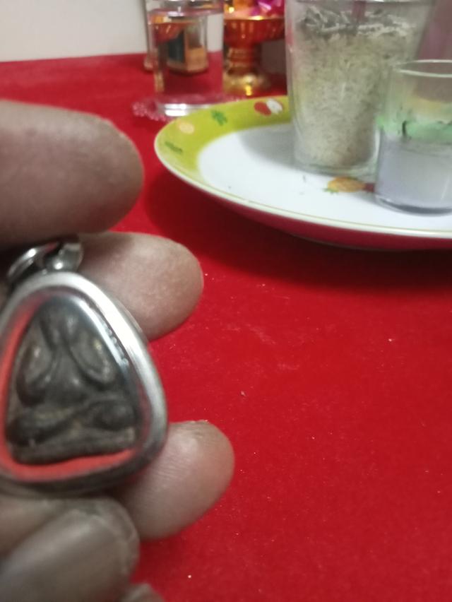 พระเครื่องของผมเก็บมานาน รูปที่ 2