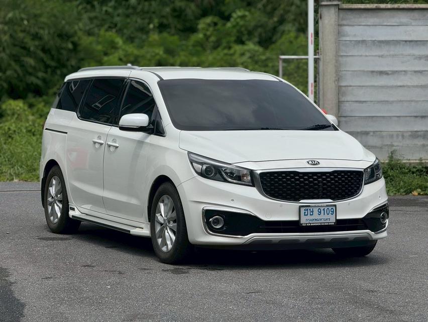 KIA CANIVAL Wagon 4dr EX 11st SA 6sp FWD 2.2DTi (CBU) Y2015  สีขาว ออโต้  2