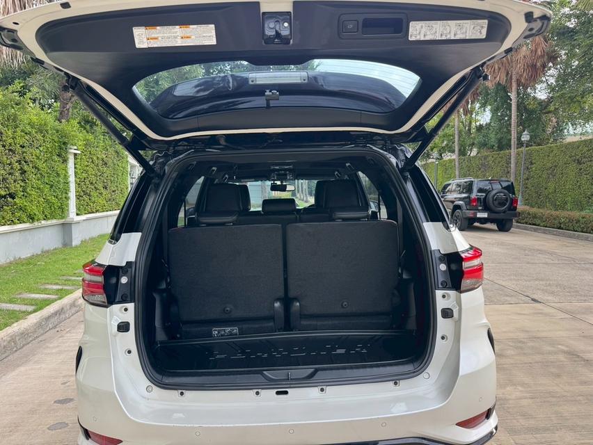 Toyota Fortuner Legender 2.4 ดีเซล รุ่นทอป ปี 2021 หลังคาดำ ออฟชั่นเต็ม ใช้งาน 3 หมื่นโล เจ้าของเดียว รูปที่ 19