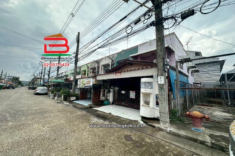 ทาวน์เฮาส์ หมู่บ้าน ทองสถิตย์วิลล่า 6 เนื้อที่ 23.8 ตร.ว ซอยสายไหม 78 แขวงสายไหม เขตบางเขน กรุงเทพมหานคร 1