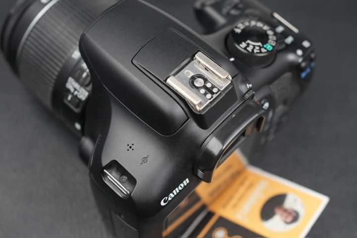 Canon EOS 1300 D 2